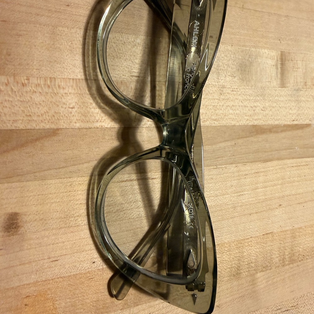 Ahlem Babylone Cat Eye glasses in color Thymelight - Picture 2 of 8